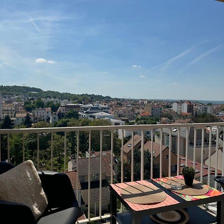 Appartement Proche De La Defense Пюто Экстерьер фото